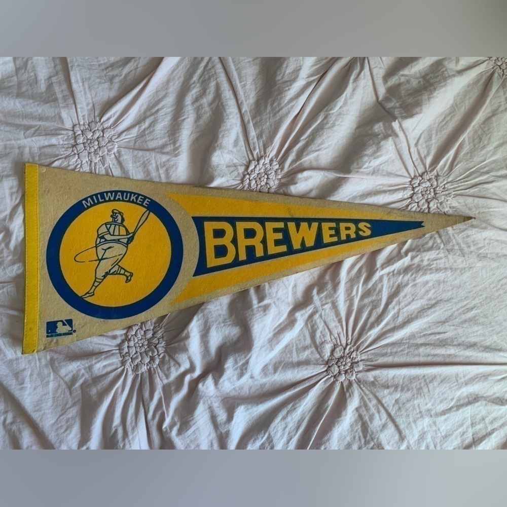 Milwaukee Brewers Vintage 1970s MLB Baseball Pennant Flag